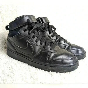 NIKE COURT BOROUGH MID All black size 6Y = 7.5  women